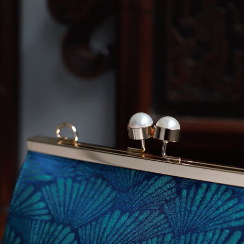Vintage Peacock Blue Leaf Pattern Pearl Metal Handbag - Image 7