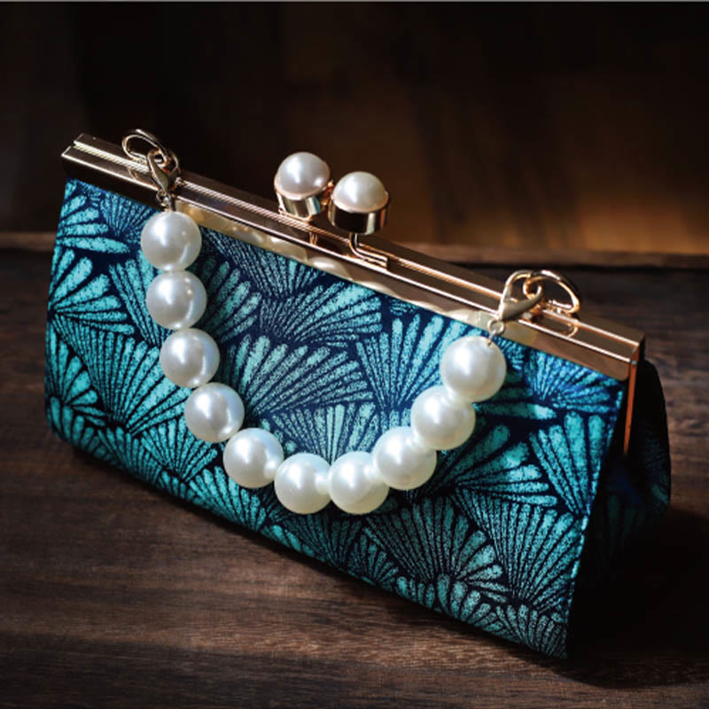 Vintage Peacock Blue Leaf Pattern Pearl Metal Handbag - Image 4