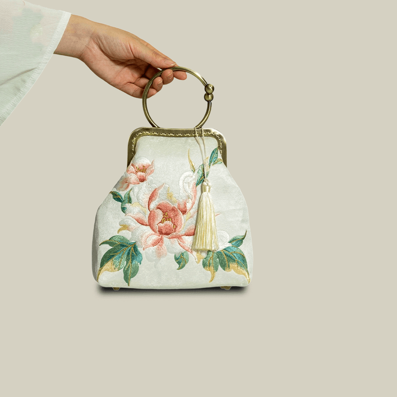 Peony Embroidered White Handbag with Metal Kiss-Lock - 이미지 2